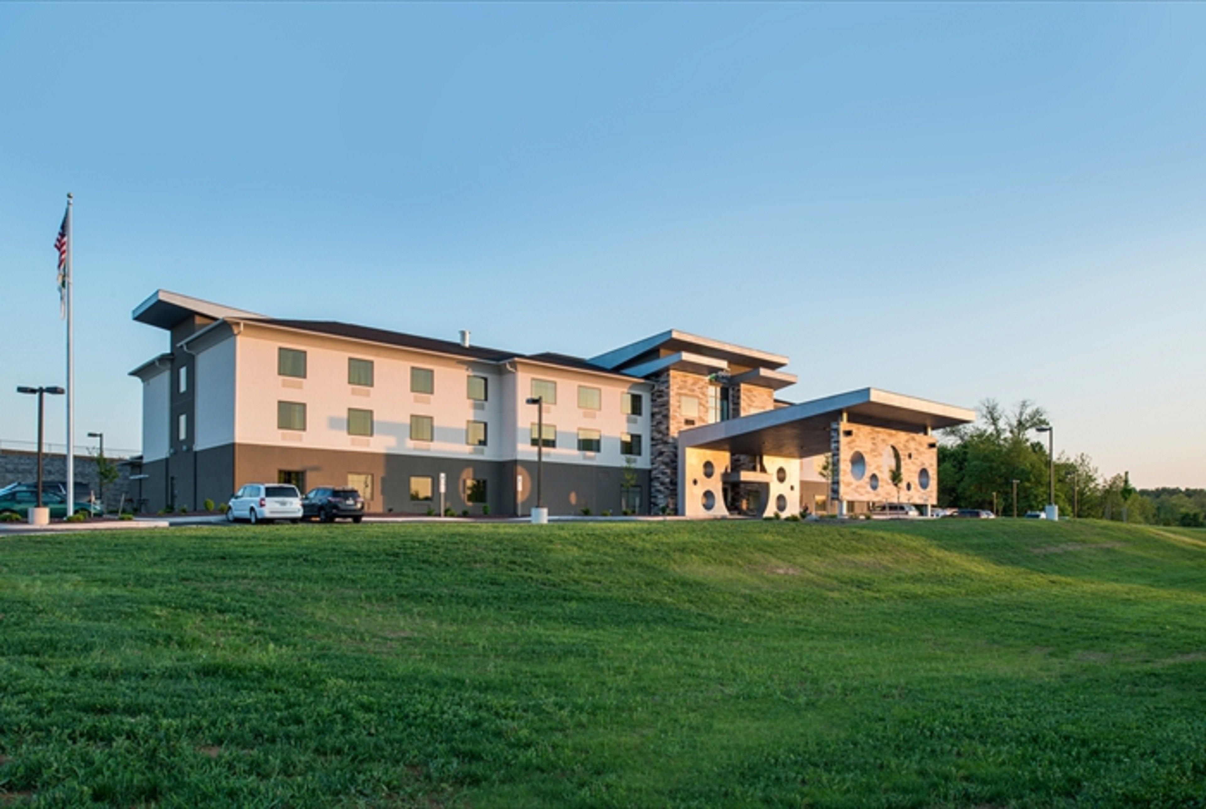 Holiday Inn Express & Suites Shippensburg By Ihg Esterno foto