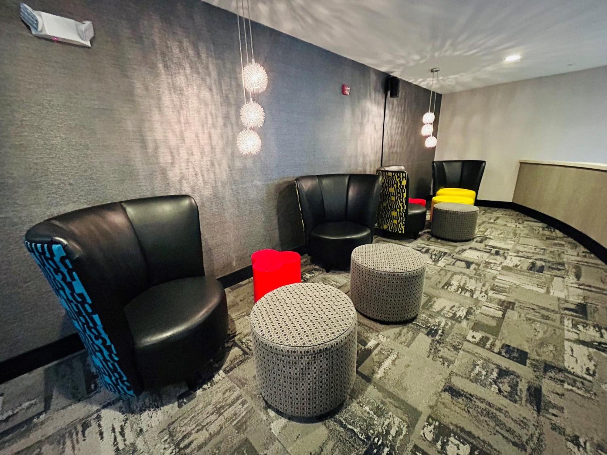 Holiday Inn Express & Suites Shippensburg By Ihg Esterno foto